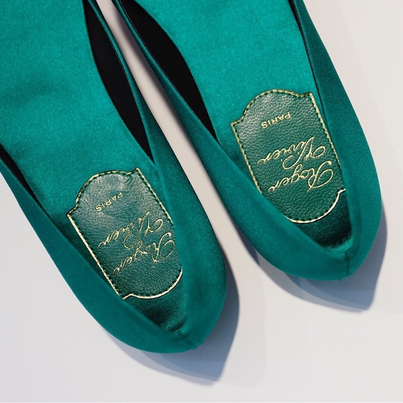 Roger Vivier Diamond Buckle Flat Shoes - Picture 5 of 5